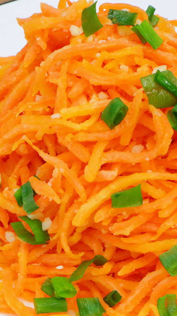 #我要上热门#蒸胡萝卜丝最正确的做法,大厨详细讲解,口感筋道,味道超级好吃