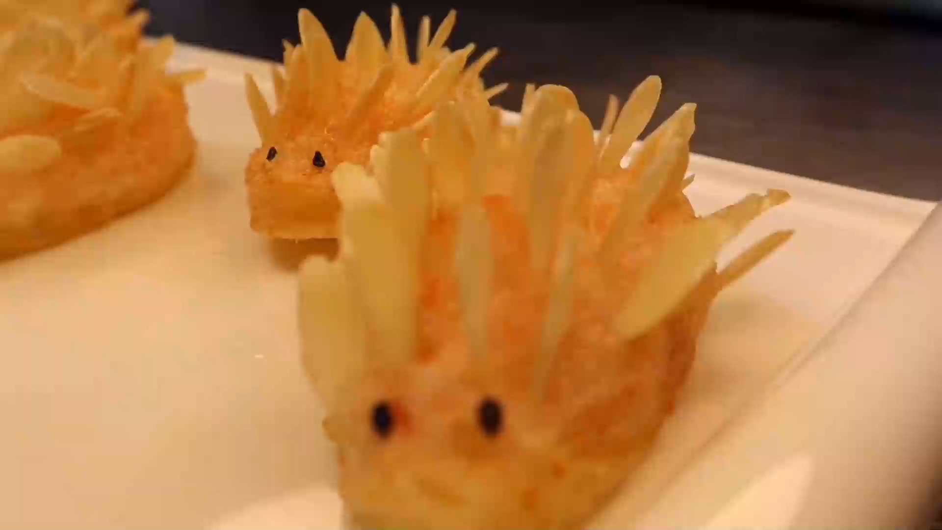 #美食#可以和家里小朋友一起做的一道“杏仁虾泥小刺猬”，好吃又有爱