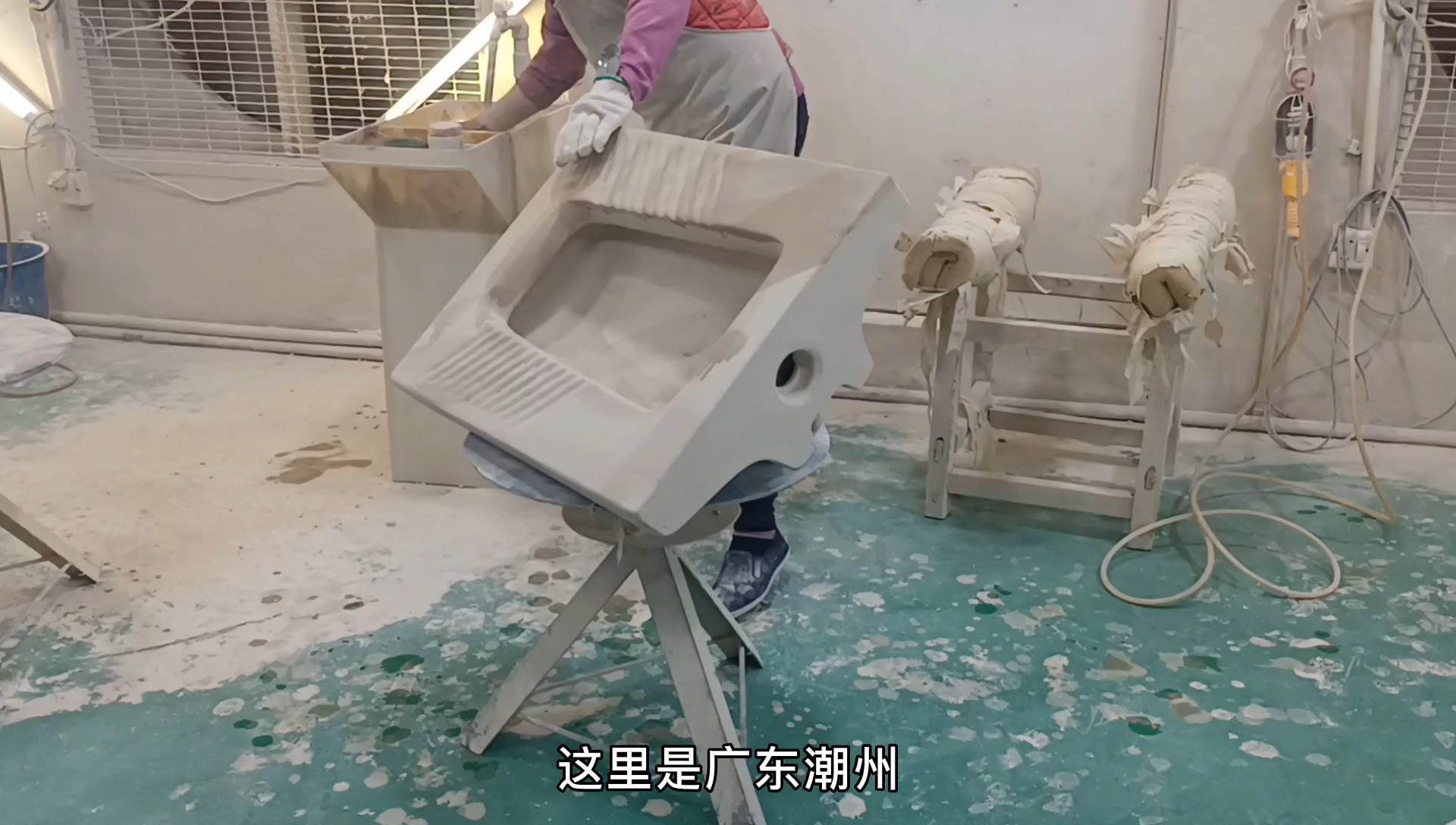 这里是广东潮州,人均工资2k+,鹅肉一斤45,牛肉70,牛肉丸80,如果你稍不努