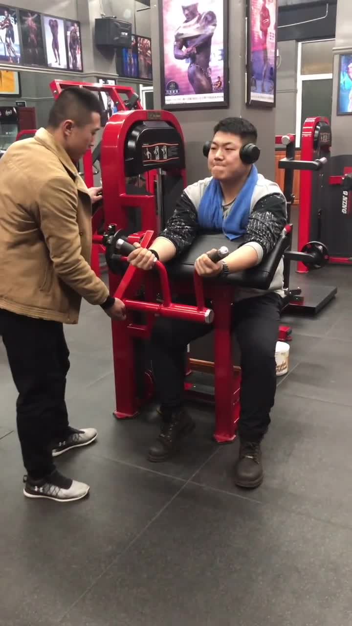 肌肉训练很难针对每个人的细节处理也不同学习几天训练营就能学会那是不可能的一环扣一环经验很重