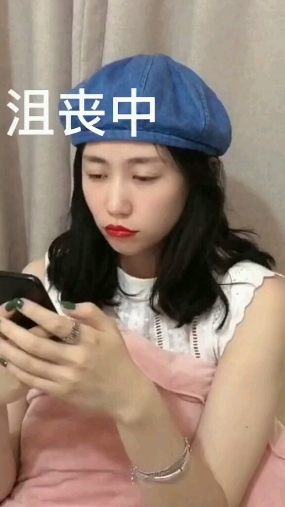 @出你身边最爱喝奶茶双皮奶冰激凌龙虾烧烤泡面海底捞鸡公煲吃甜品夜宵的人