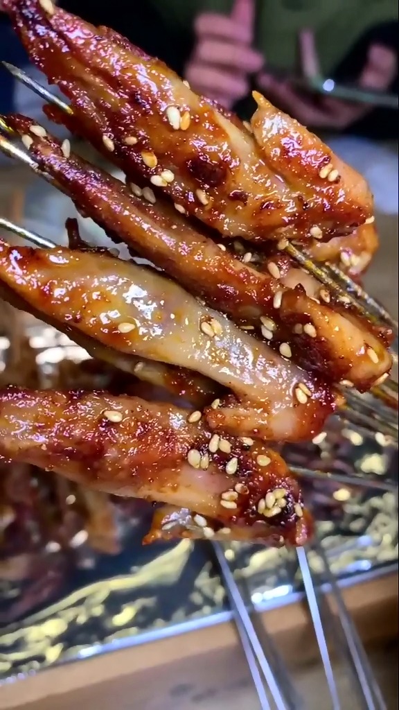 #美食#吃烤鸭舌,烤鸭掌,知道来谁家吗