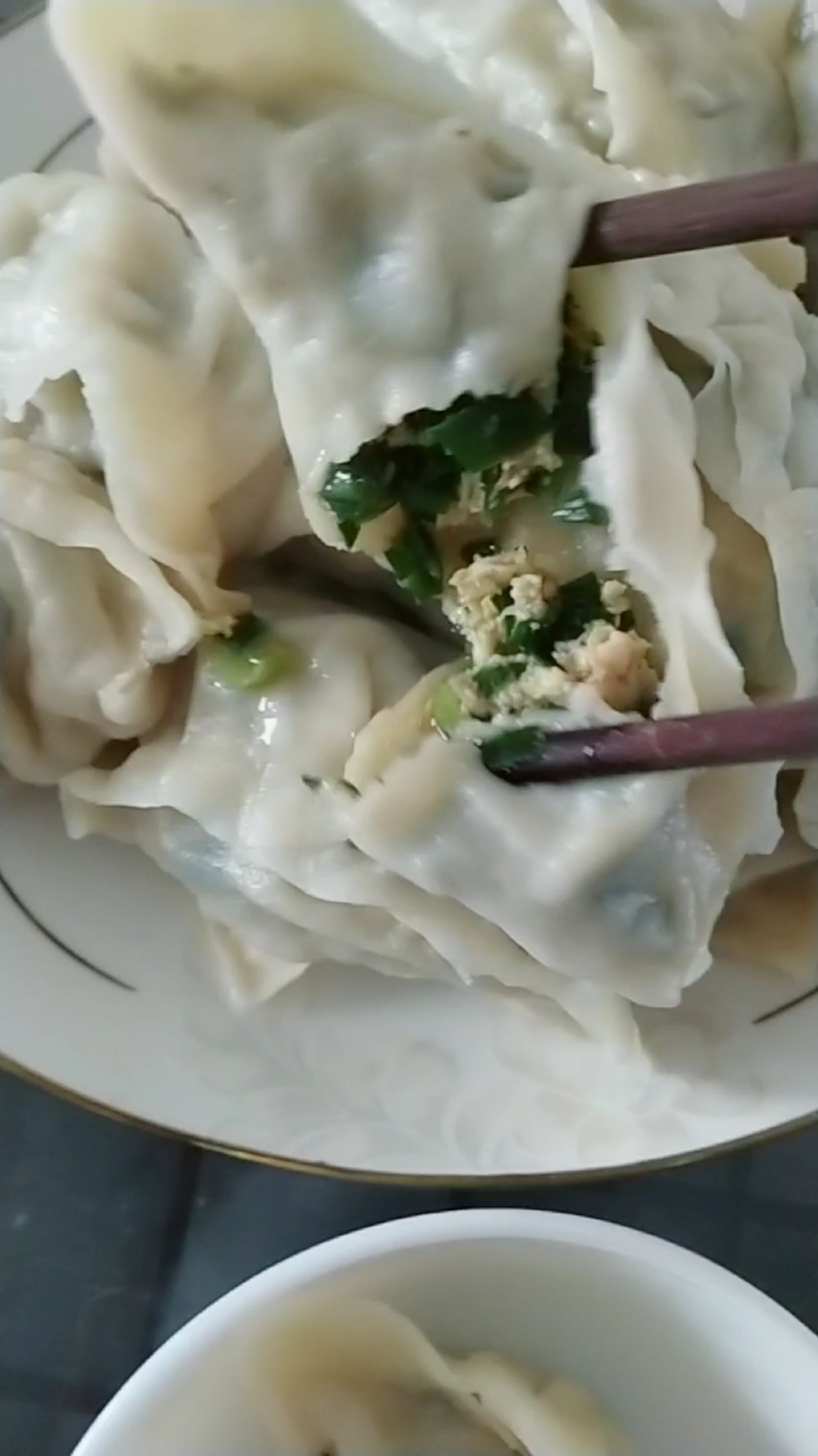 #美食#韭菜鸡蛋虾仁饺子,还放了肉,这也太香了