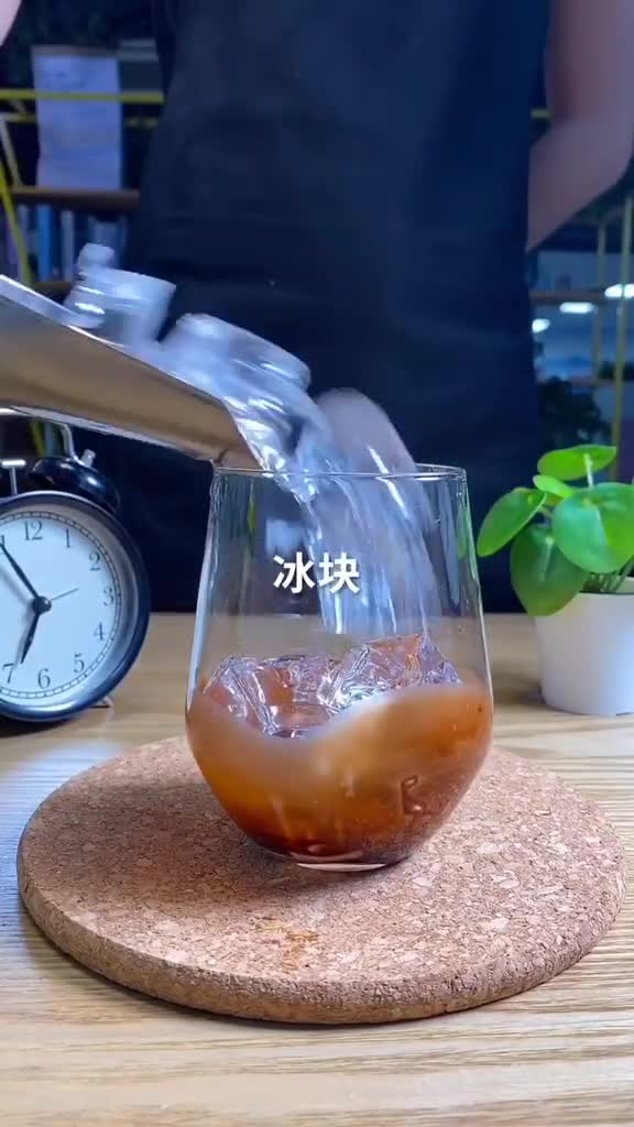 爱你的人生怕给你不够不爱你的人生怕你要的太多奶茶我要喝奶茶