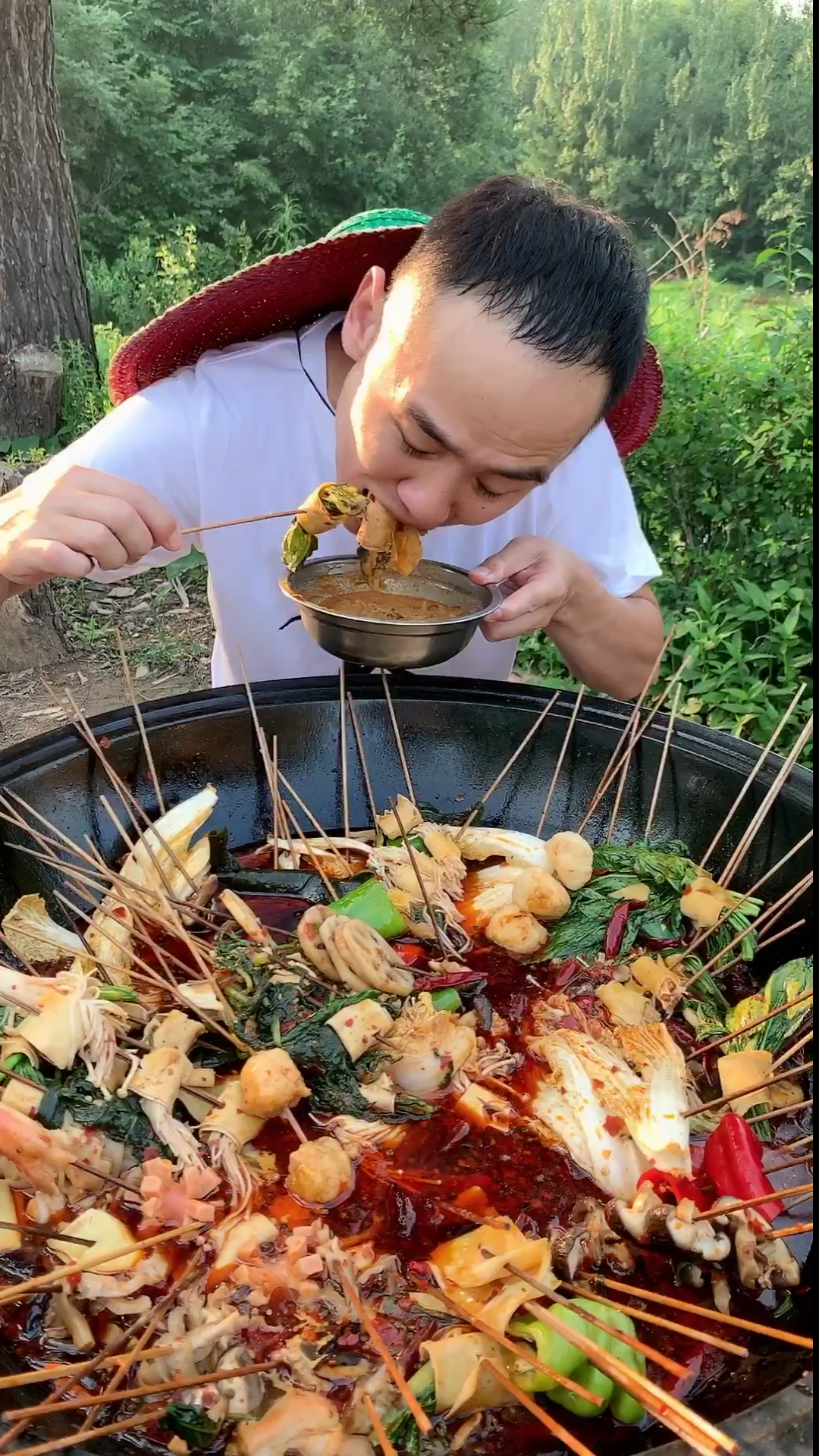 #自制美食#这小子吃一锅水煮串