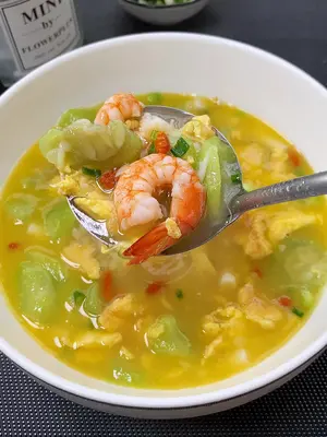 夏天一定要喝的丝瓜汤,泡米饭都能吃两大碗 #汤  #丝瓜汤