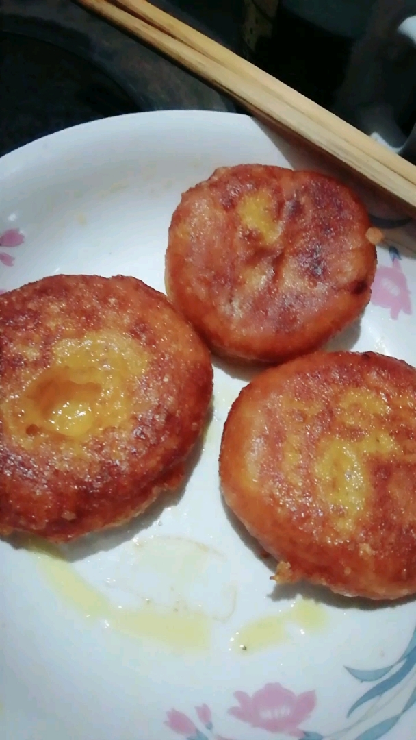 自己做的南瓜饼,太好吃了