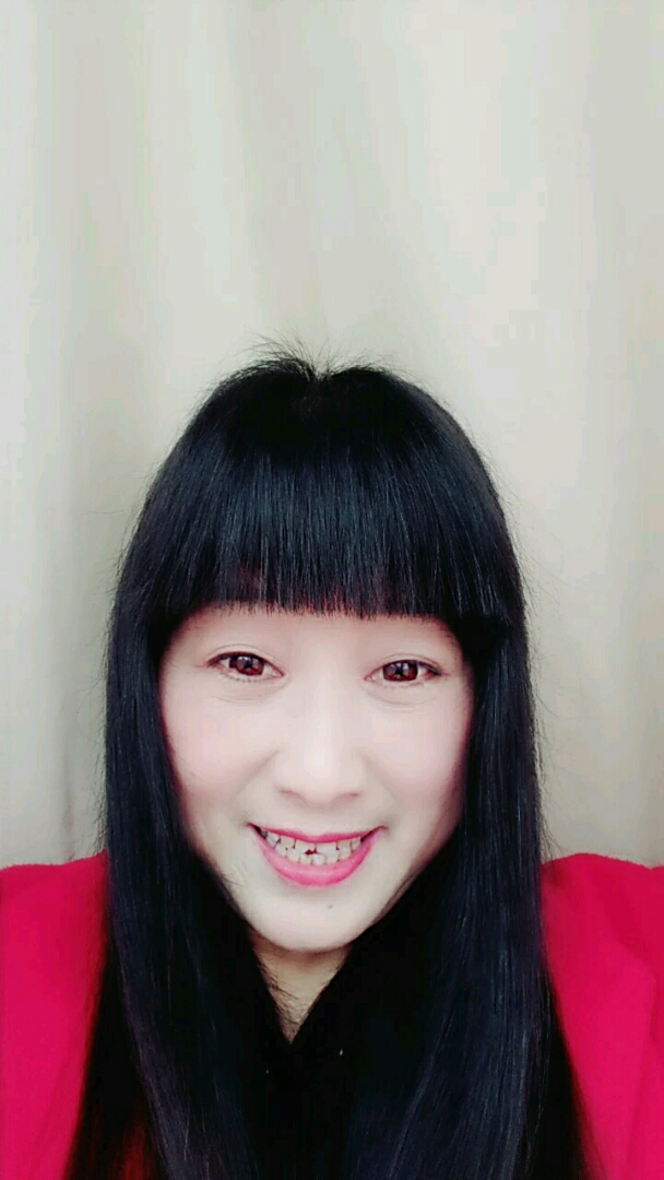 香菜的好处,香菜煮水喝可以治疗感冒,香菜和葛根煮水可以降血压。