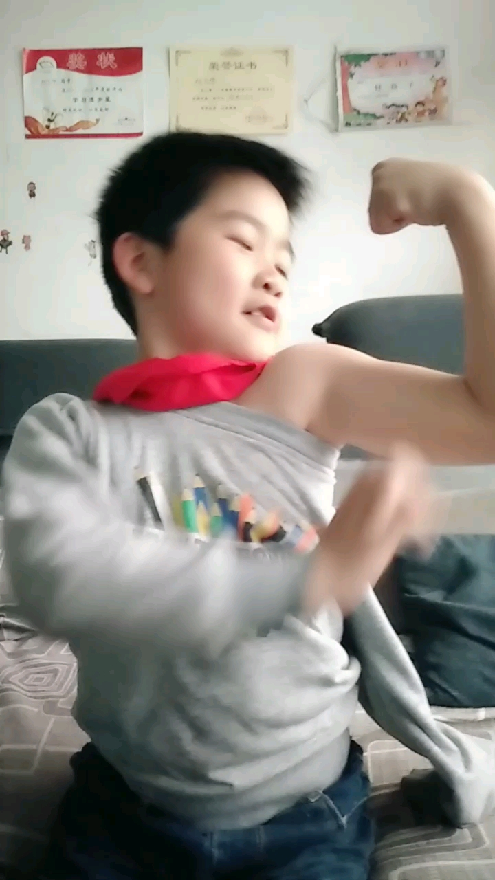 小肌肉男