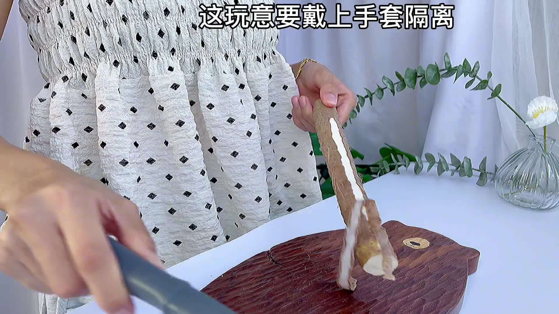 参考七月龄以上宝宝,没加面粉酵母的蒸糕太优秀了吧,香甜松软做法简单,我家宝宝吃的可欢