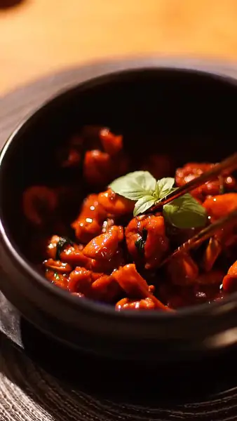 【三杯鸡做法】三杯鸡做法简单,非常的下饭,要想做的好吃,一定要按照一下方法