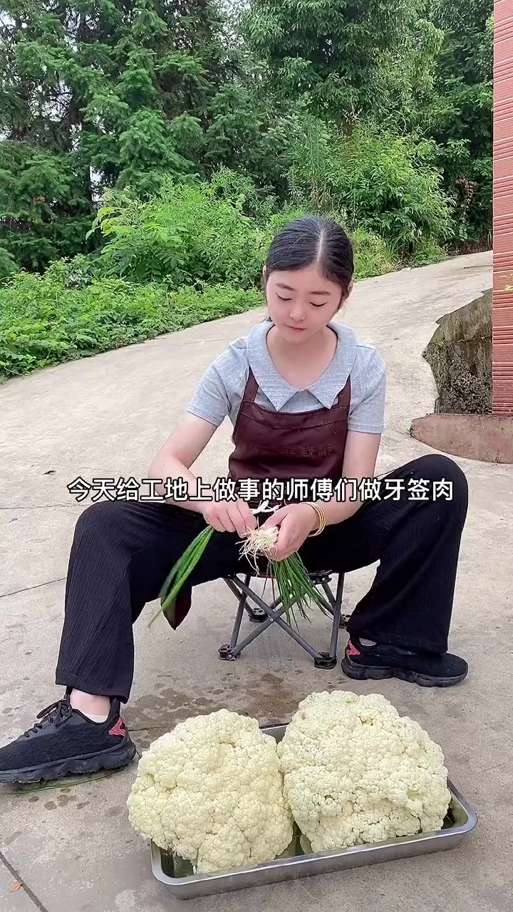 #我要上热门#凌晨4点起床做了3菜一汤,每天卖完盒饭到家倒头就睡,累并快乐着