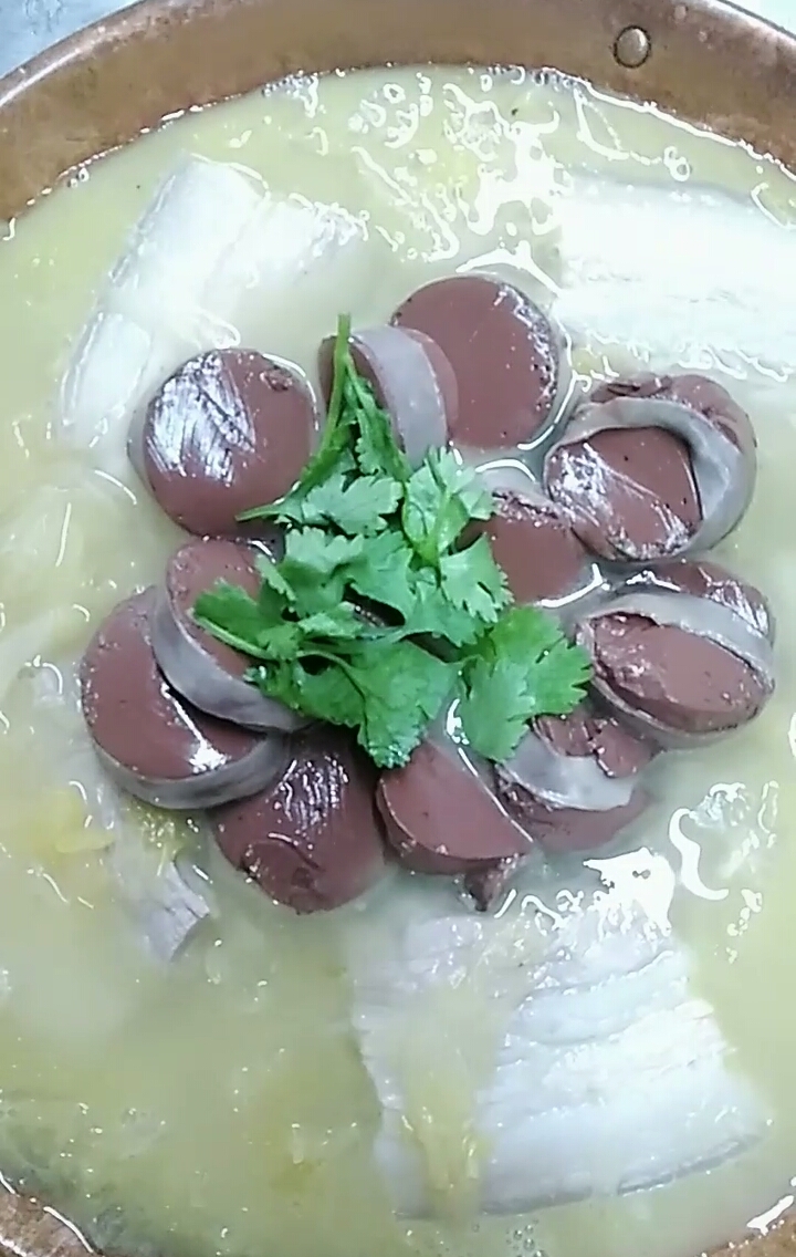 @全民小助手酸菜白肉血肠