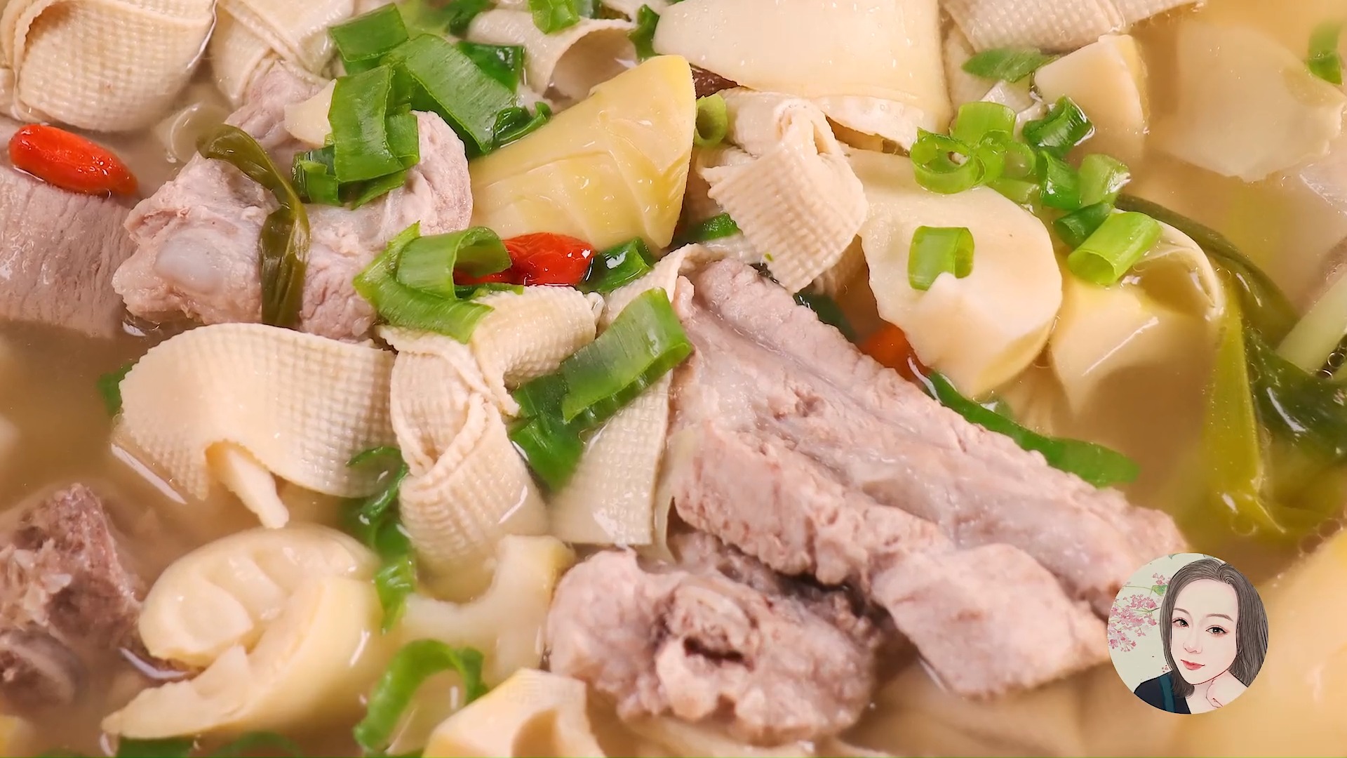 #美食#万物复苏竹笋鲜嫩,家家户户都在做的春笋炖排骨,肉香笋脆汤鲜