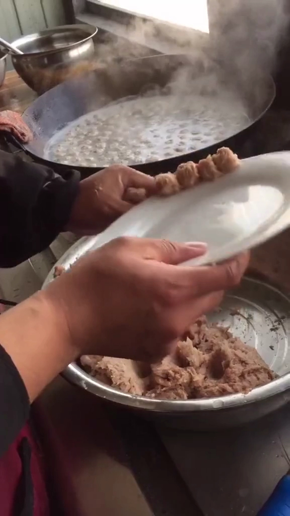 用这个方法做肉丸子,又快又方便