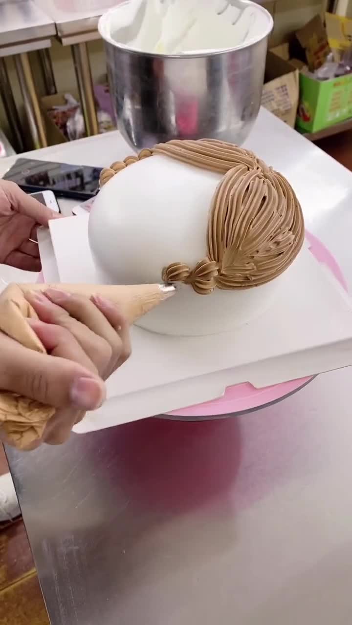 小芳你在哪里??小女孩蛋糕可爱卡通