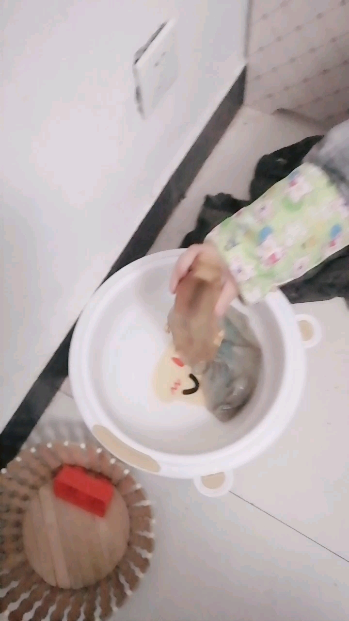 鳄鱼洗澡