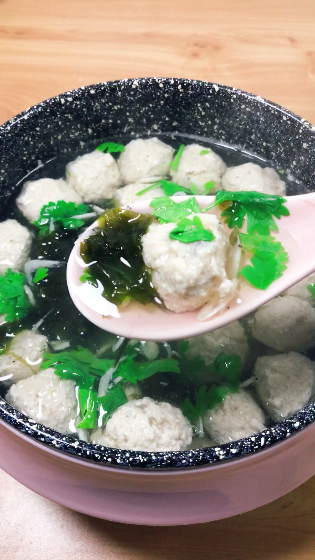 小葱拌豆腐,一清二白。