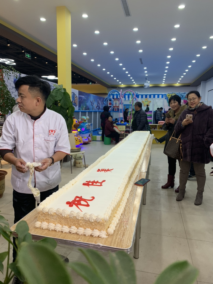 #美食看中国#八米长大蛋糕