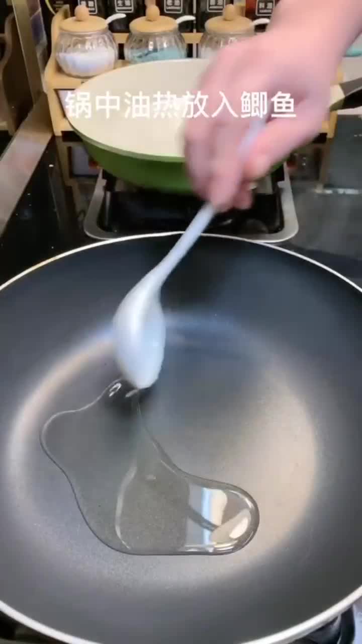 奶白的鲤鱼汤,美味不腥,做法简单,家常必备唯有美食与你不可辜负
