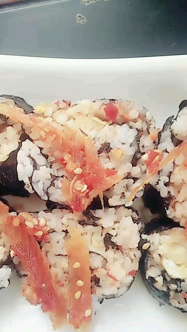 寿司新做法,海苔,米饭,明太鱼片,鸡蛋等,味道好极了