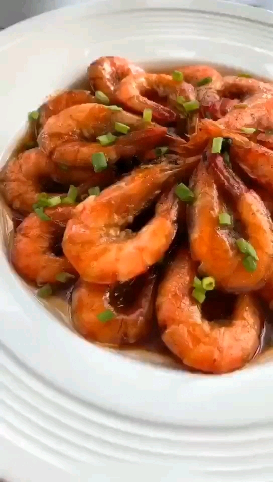#美食##油焖大虾 补益作用和药用价值较高,适宜于老年人和儿童食用。
