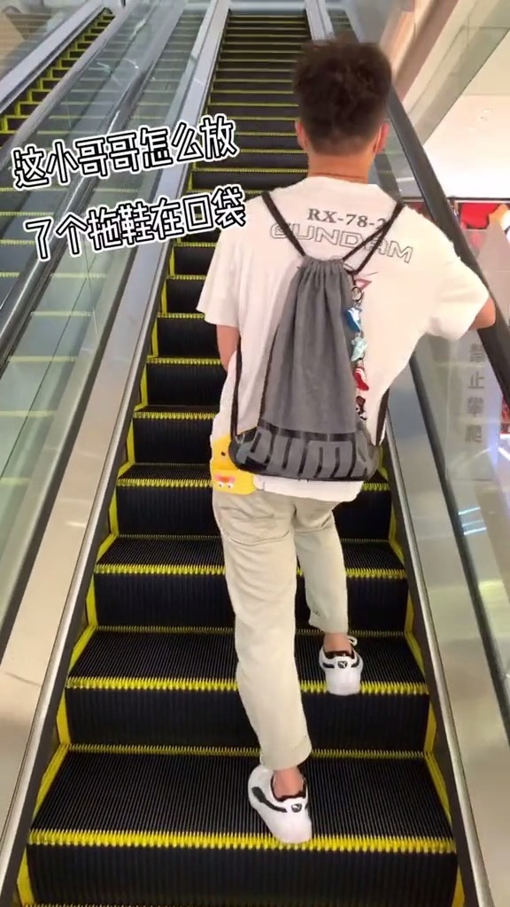 少女心这么可爱的小黄鸭拖鞋手机壳我还是第一次见,真的太可爱了