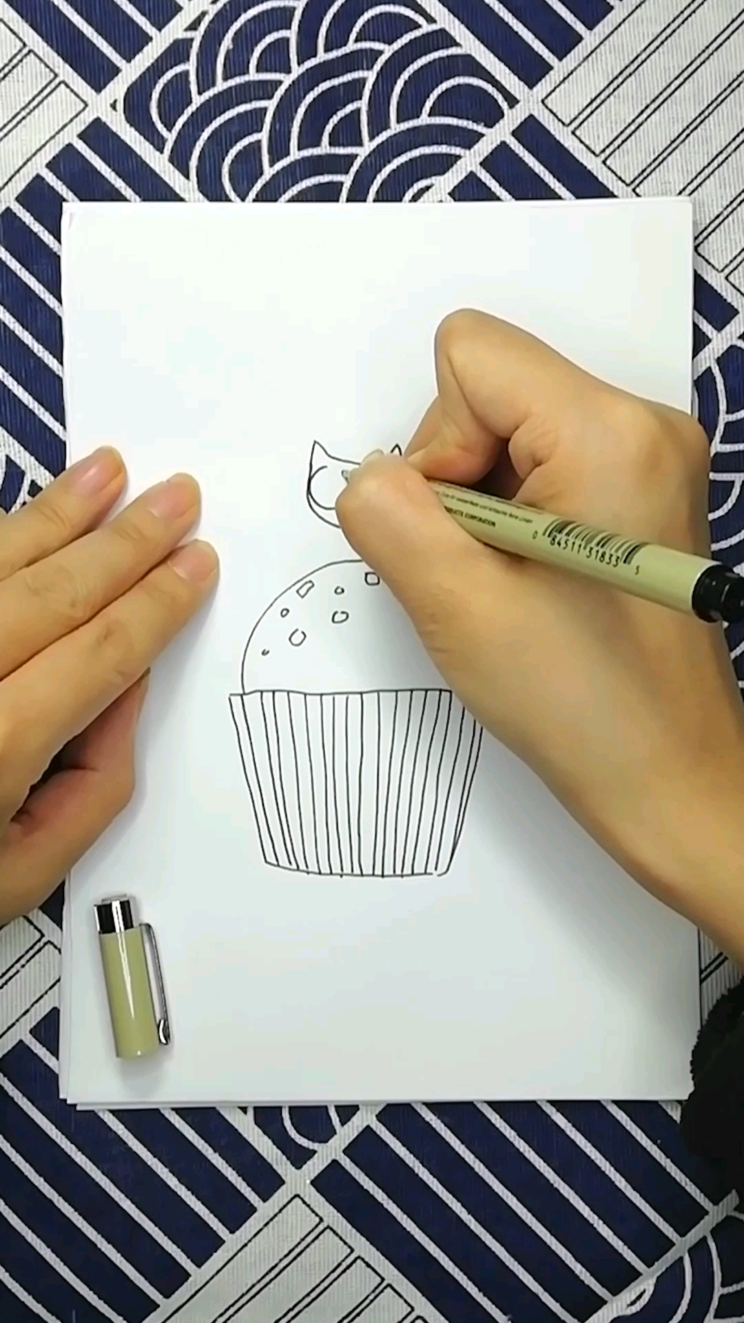 #帮李彦宏回复李雪琴#生日蛋糕猫手绘简笔画教程来了,想画给谁看?