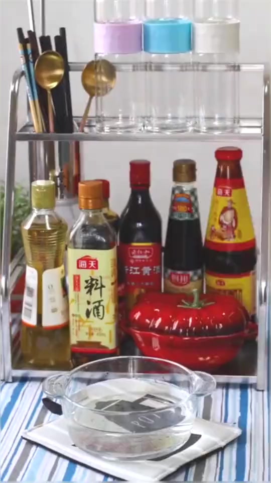 #搞笑段子#秘制香菇鸡腿焖饭,鲜香味美,好吃独特,做法正宗,祖传20年手艺