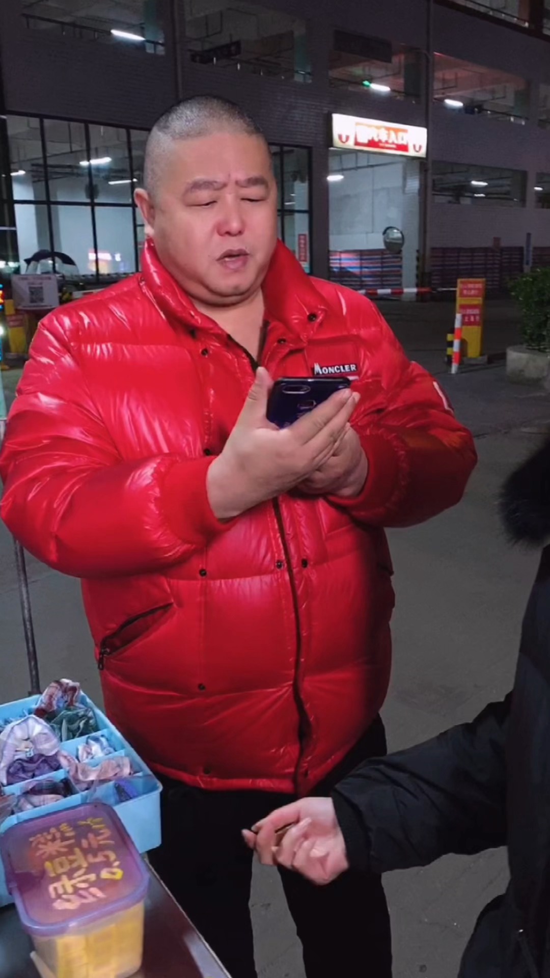 #全民正能量#连残疾人士这种小本买卖的便宜你都想占,你的良心何在?