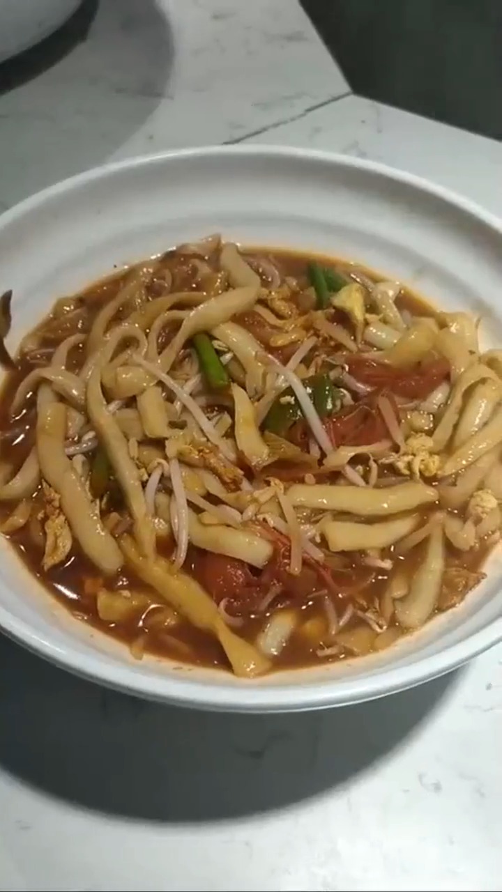#娱乐#山西刀削面,临汾红烧肉面,好想吃啊!