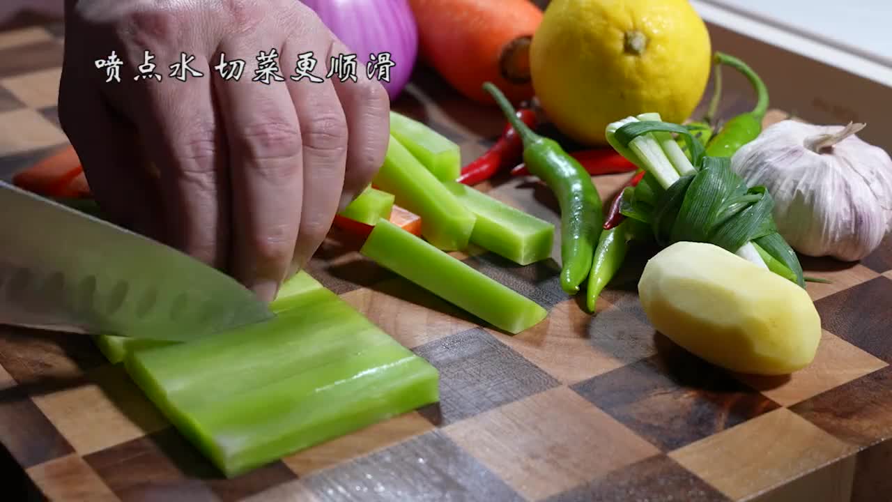 #我要上热门#成年人的快乐就是…想吃酸辣柠檬鸡爪就可以做一大盆随便吃……美食趣胃美食分享官