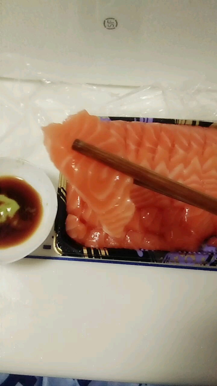三文鱼生鱼片,第一次吃!!!!