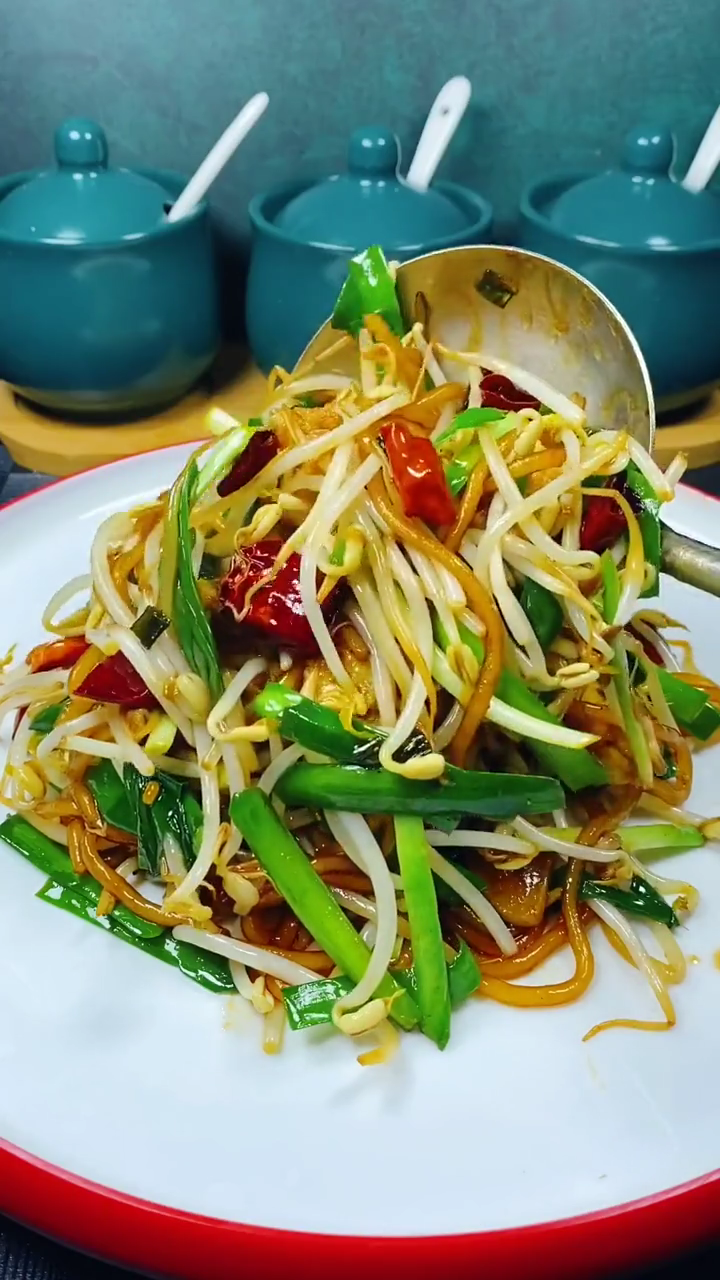 豆芽和什么一起炒好吃