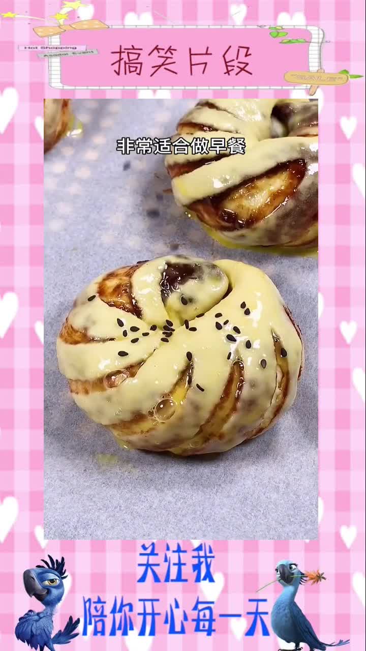 制作超级简单的小面包,非常适合早餐,搞笑视频
