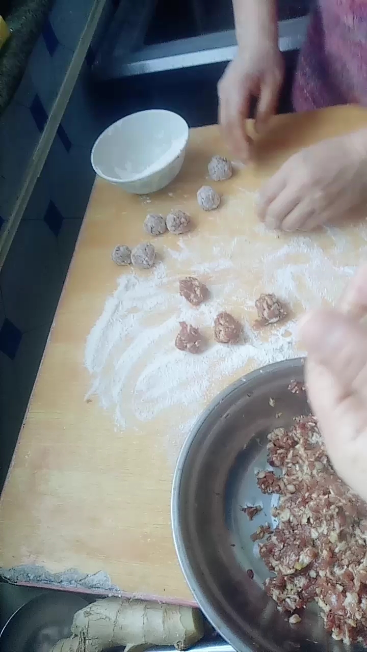 制作小肉丸