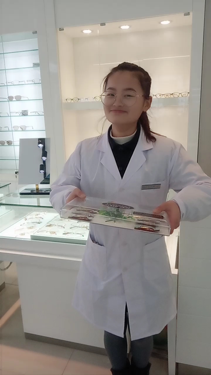 今年收到老板的德芙巧克力。