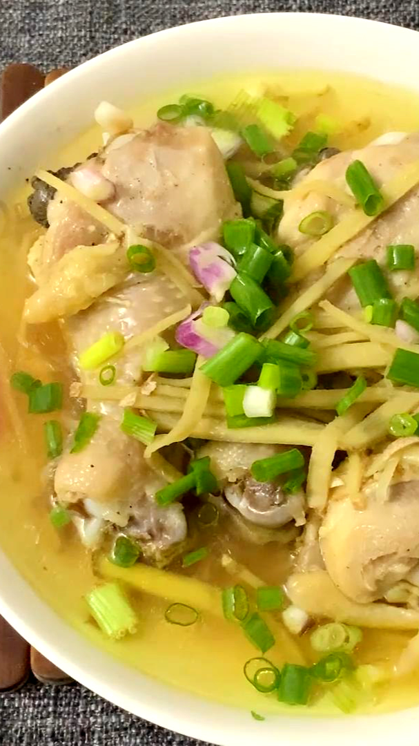 #家常菜#电饭煲蒸鸡腿 简单加点盐和姜 味道就很不错了