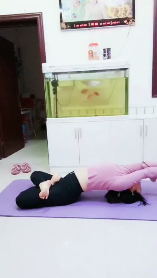 莲花座鱼式,一个动作让你越来越年轻