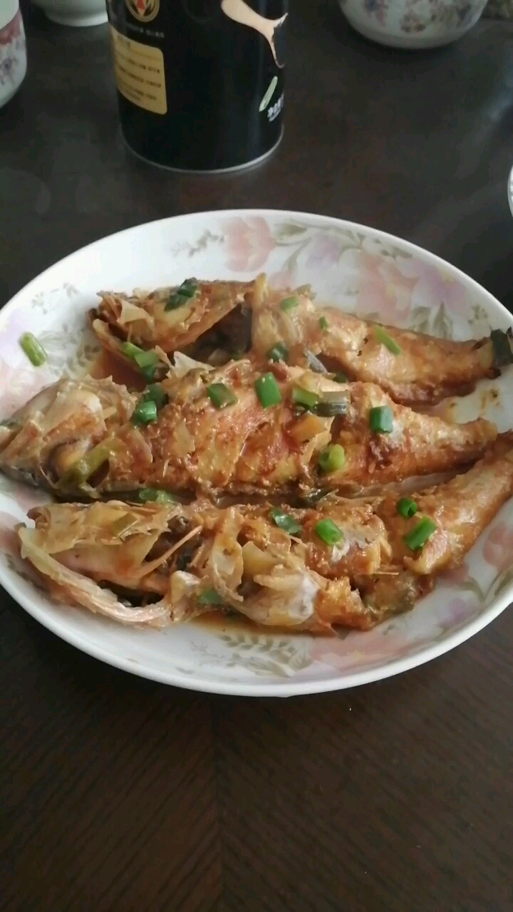 为今天中午烧了一道红烧虎头鱼的菜