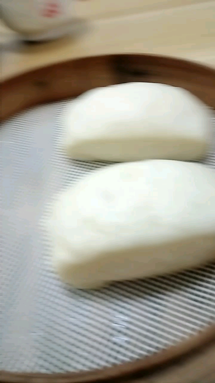 白馒头。