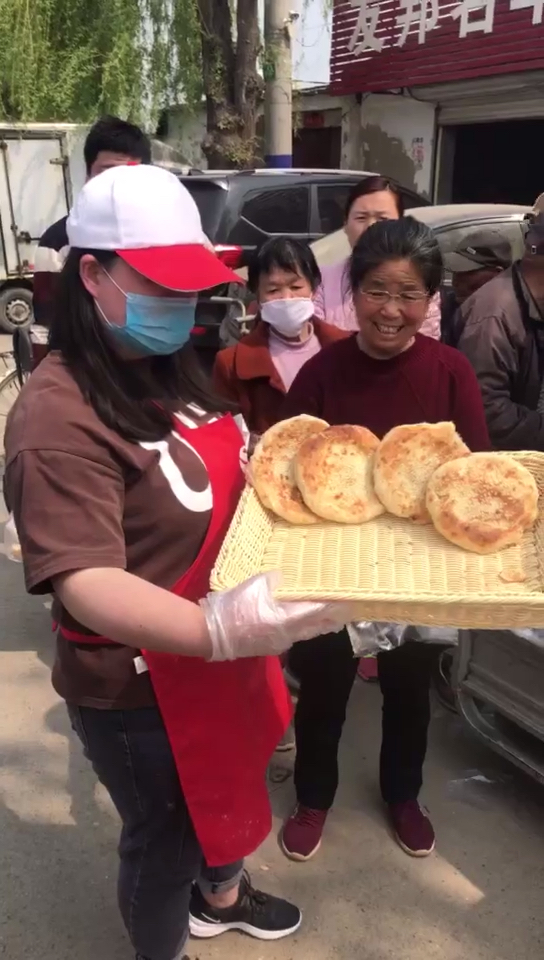 95后小美女,努力奋斗一年买车买房