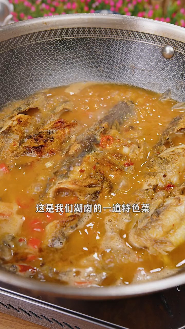 #美食#湘菜馆的招牌菜紫苏焖黄鸭叫,你有吃过吗?鱼肉细嫩,汤汁入味,好吃又下饭。