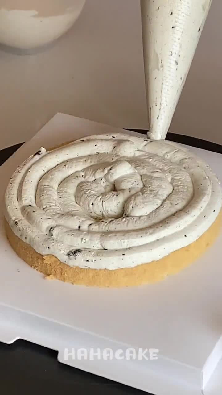 小咩咩要过生日啦沉浸式做蛋糕hahacake