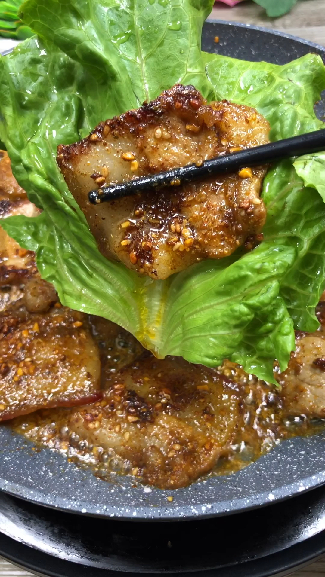 在家做烤肉很简单呀,我来教你吧