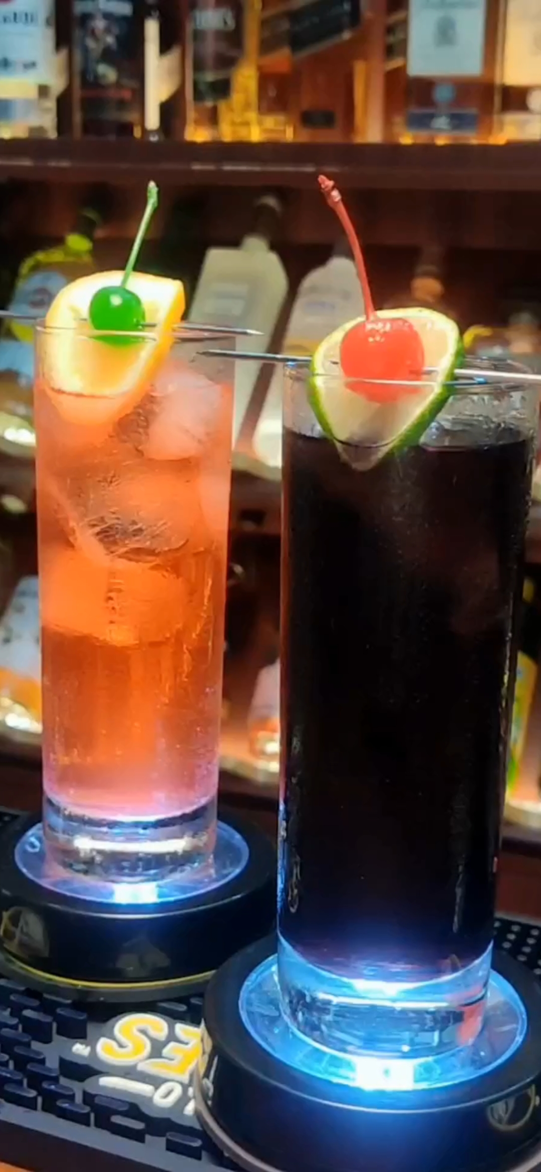 #调酒师#初恋,经典鸡尾酒教程!每个人都有初恋,据说是两颗心的融合才能成就一段完美姻缘!