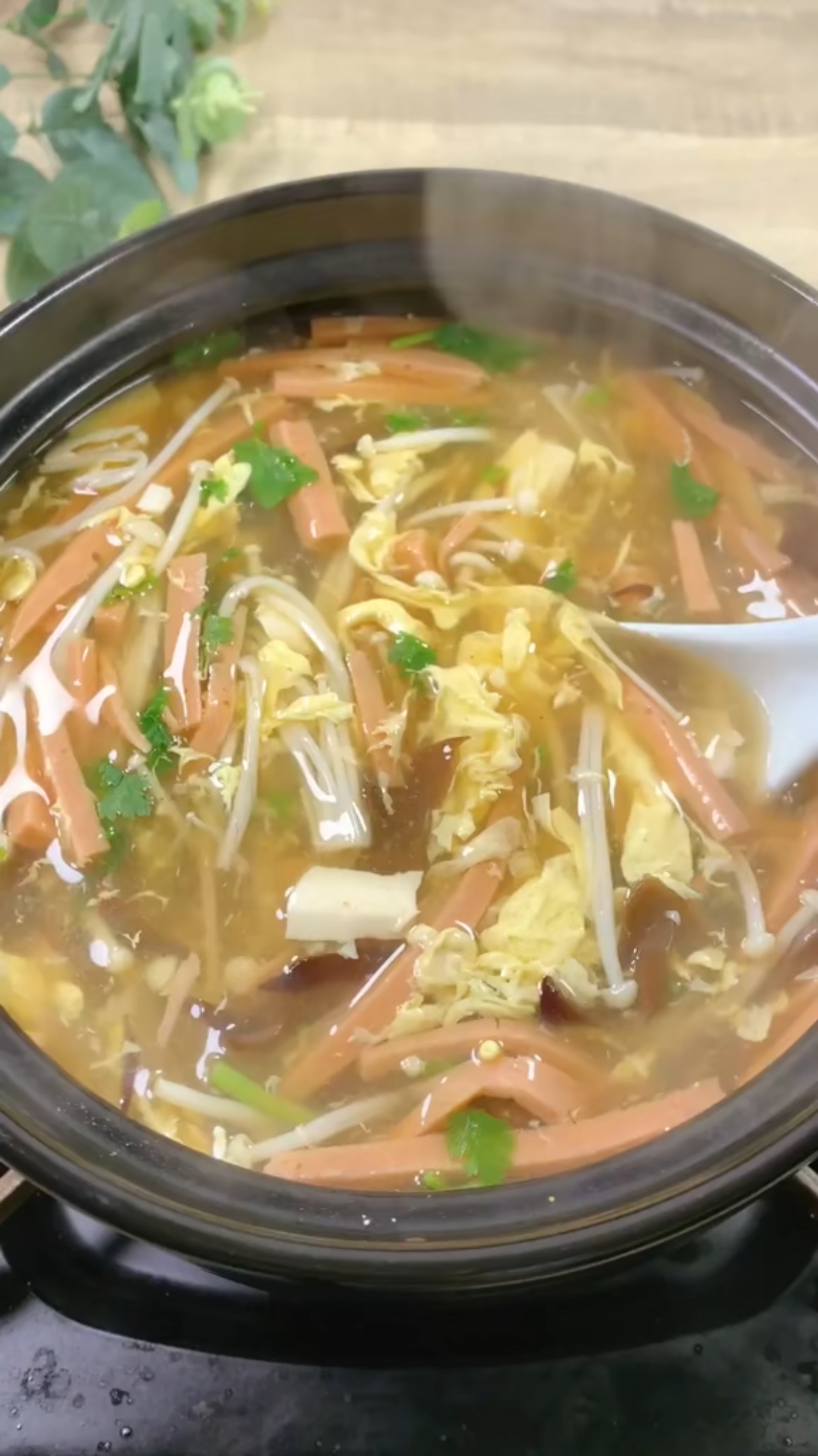 一款开胃的酸辣汤,个人觉得味道还不错,孩子也特别喜欢吃