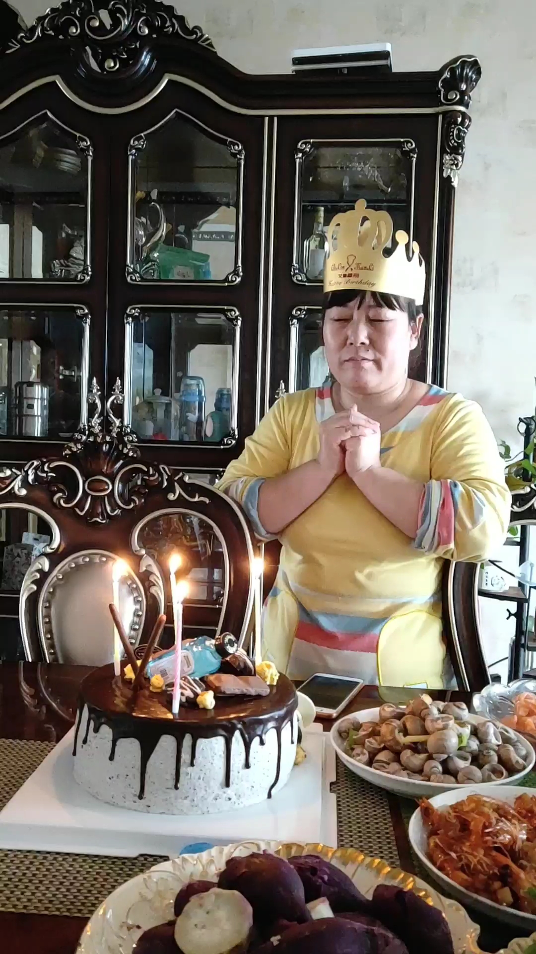 #最潮劳动者#我家月嫂大姐过生日，我儿子出生就大姐自己带，其实真的很辛苦，祝大姐生日快乐。
