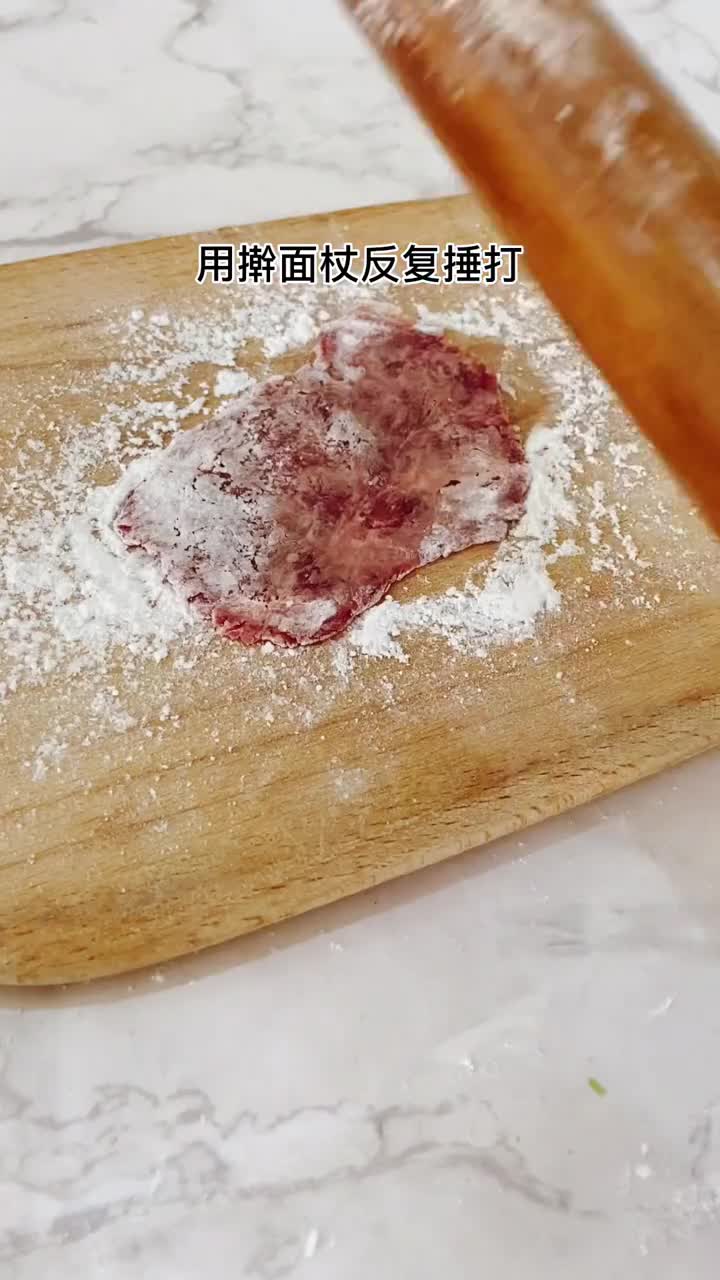 肉太柴,宝宝嚼不动?那是不存在的!试试这个水煮牛肉,牛肉嫩滑爽口,没牙的宝宝也可以轻松嚼动