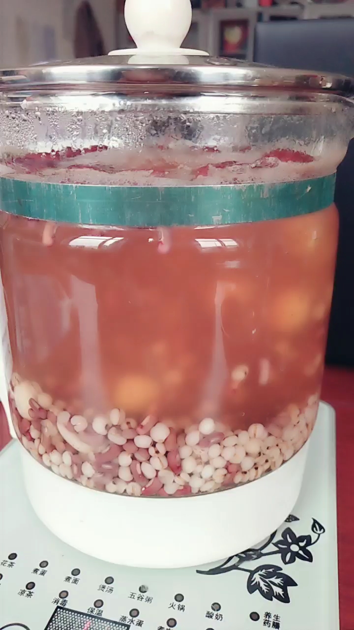 养生粥:红豆薏米莲子红枣